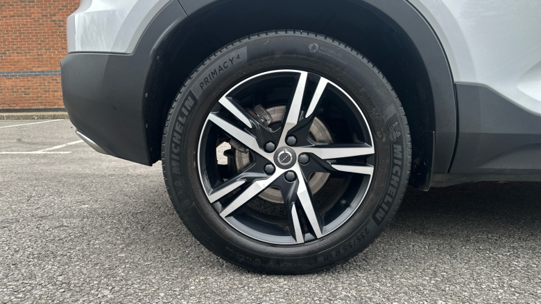 Volvo Xc40 2.0 D4 [190] R DESIGN 5dr AWD Geartronic Diesel Estate